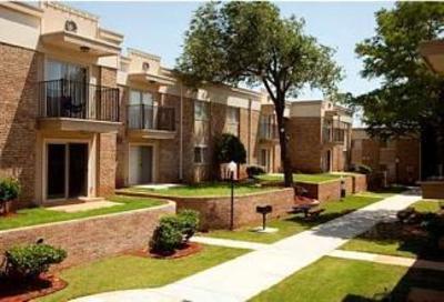 фото отеля Isola Bella Apartments Oklahoma City