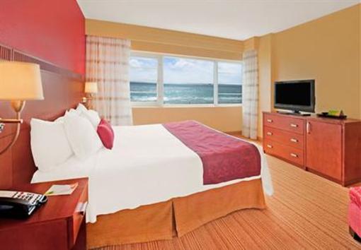 фото отеля Courtyard Miami Beach Oceanfront