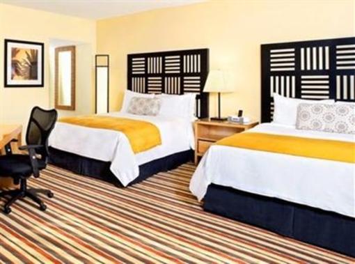 фото отеля Renaissance Palm Springs Hotel
