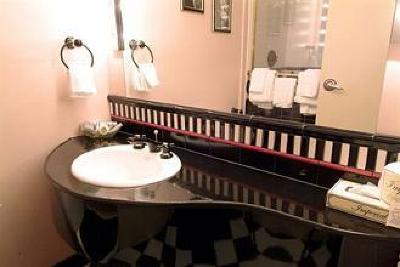 фото отеля Poco Inn & Suites Hotel