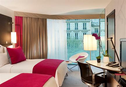 фото отеля Renaissance Paris Arc De Triomphe Hotel