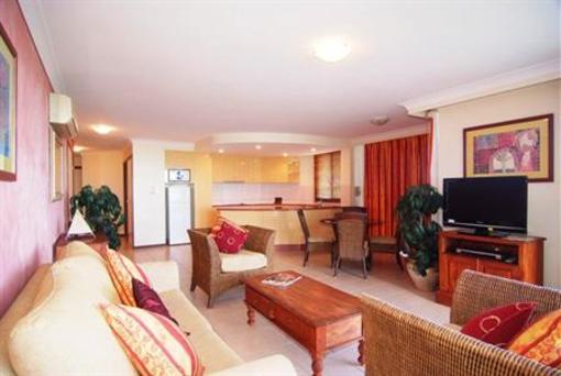 фото отеля Water's Edge Whitsundays Resort Airlie Beach