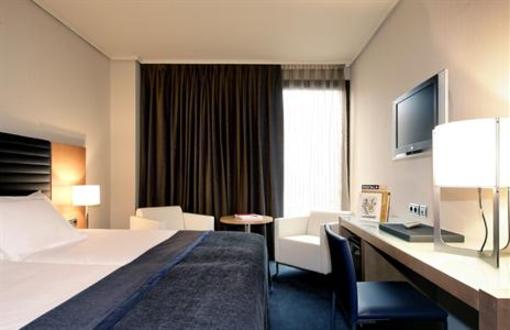 фото отеля Silken Indautxu Hotel