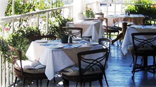 фото отеля The Windjammer Inn