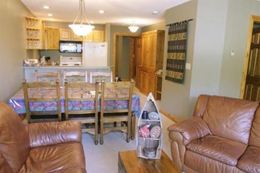 фото отеля Griz Inn Fernie