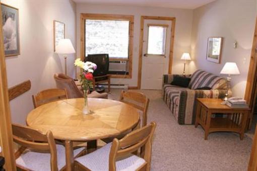 фото отеля Griz Inn Fernie