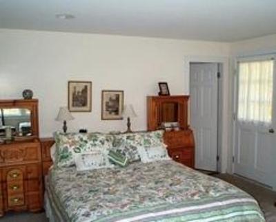 фото отеля Summersweet Bed & Breakfast - Chilmark