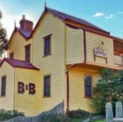 фото отеля Two Story Guesthouse