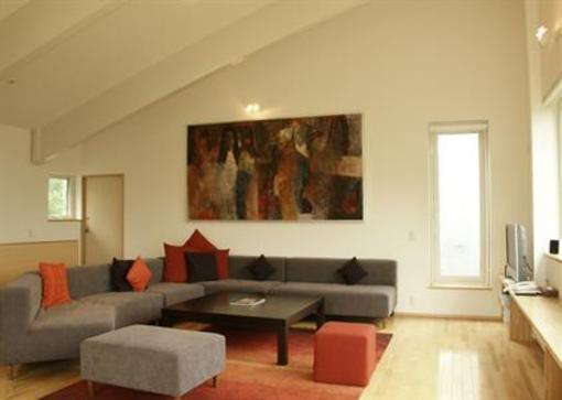 фото отеля J House