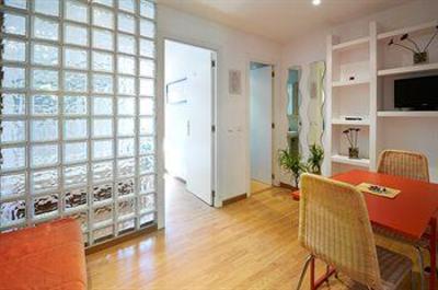 фото отеля Apartamentos Arenal Madrid