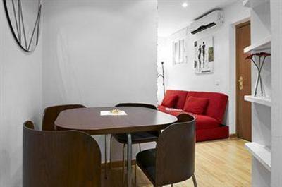 фото отеля Apartamentos Arenal Madrid