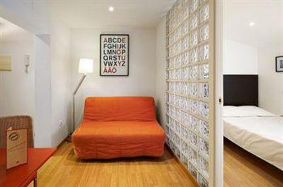 фото отеля Apartamentos Arenal Madrid