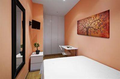 фото отеля Apartamentos Arenal Madrid