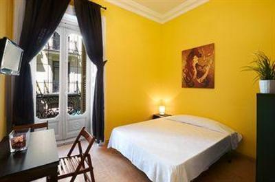 фото отеля Apartamentos Arenal Madrid