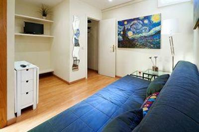 фото отеля Apartamentos Arenal Madrid