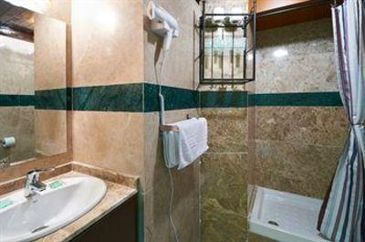 фото отеля Apartamentos Arenal Madrid