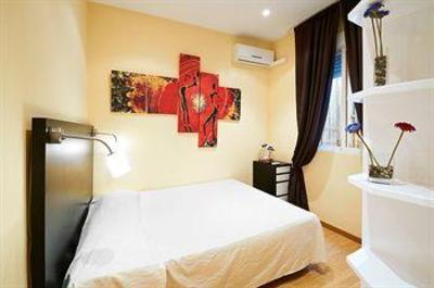 фото отеля Apartamentos Arenal Madrid