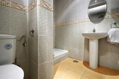 фото отеля Apartamentos Arenal Madrid