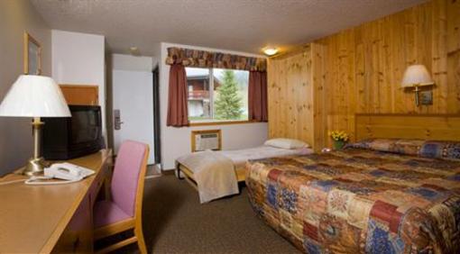 фото отеля Rocky Mountain Ski Lodge Canmore