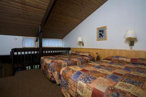 фото отеля Rocky Mountain Ski Lodge Canmore