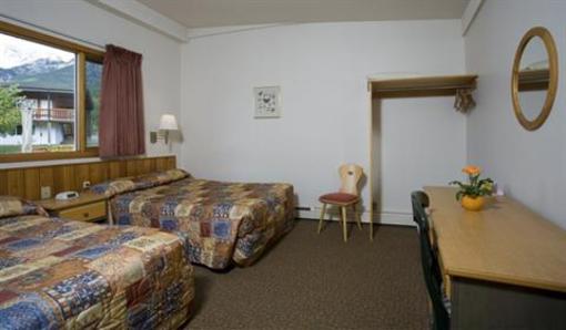 фото отеля Rocky Mountain Ski Lodge Canmore