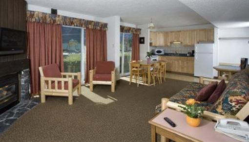 фото отеля Rocky Mountain Ski Lodge Canmore