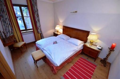 фото отеля Hotel Aquila Nera - Schwarzer Adler