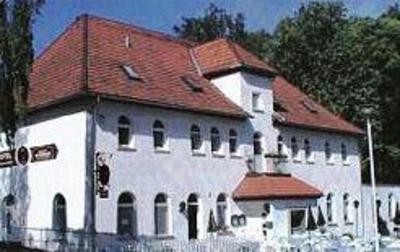 фото отеля Hotel Kastanienhof Neuhaus-Schierschnitz