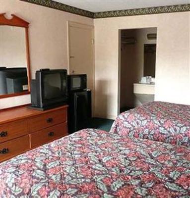 фото отеля Deluxe Inn Lumberton