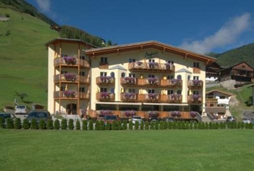 фото отеля Machers Landhotel St. Jakob im Defereggental