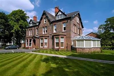 фото отеля Lyndhurst & Erlscote Serviced Apartments