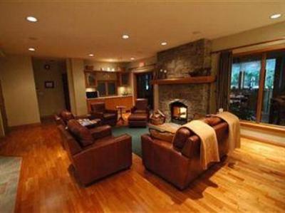 фото отеля Whistler Alpine Chalet Retreat & Wellness