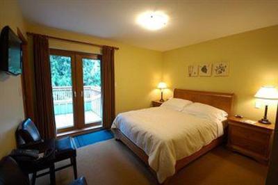 фото отеля Whistler Alpine Chalet Retreat & Wellness