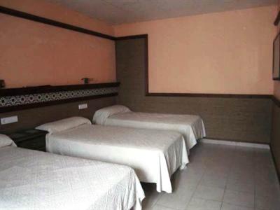 фото отеля Hostal La Conilena Conil de la Frontera