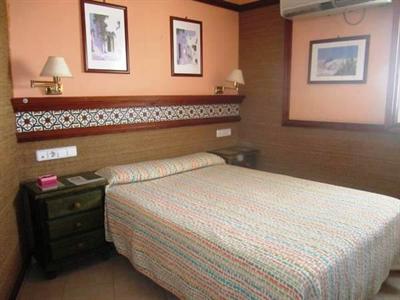 фото отеля Hostal La Conilena Conil de la Frontera