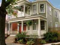Savannah Dream Vacations - 506 East Waldburg Street