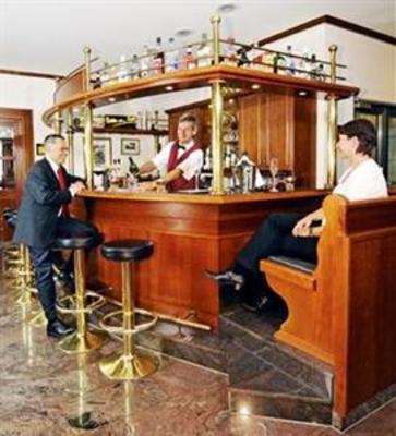 фото отеля Hotel Columbus Seligenstadt