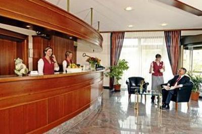 фото отеля Hotel Columbus Seligenstadt