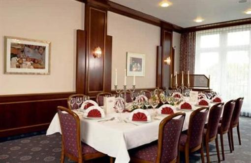 фото отеля Hotel Columbus Seligenstadt