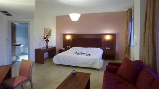 фото отеля Parnis Palace Hotel Suites