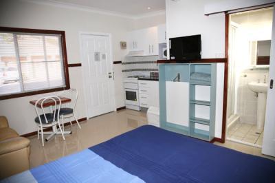 фото отеля Across Country Motor Inn