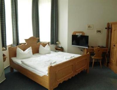 фото отеля Hotel & Restaurant Waldschlösschen Kyritz