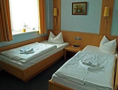фото отеля Hotel & Restaurant Waldschlösschen Kyritz