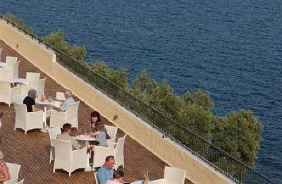 фото отеля Nissaki Beach Hotel