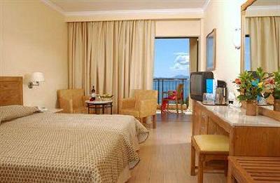 фото отеля Nissaki Beach Hotel