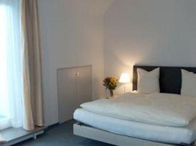 фото отеля EMA House Serviced Apartment Florastr. 26