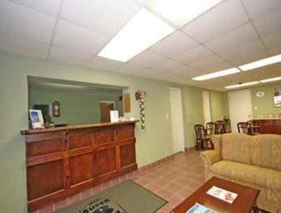 фото отеля Super 8 Motel Raleigh North East