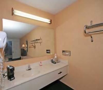фото отеля Super 8 Motel Raleigh North East