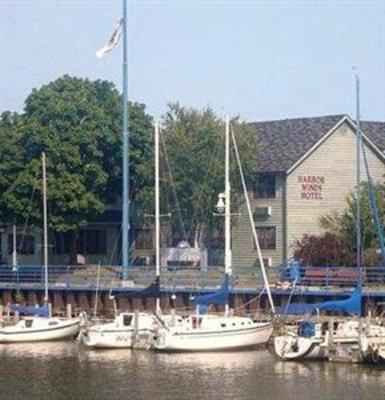 фото отеля Harbor Winds