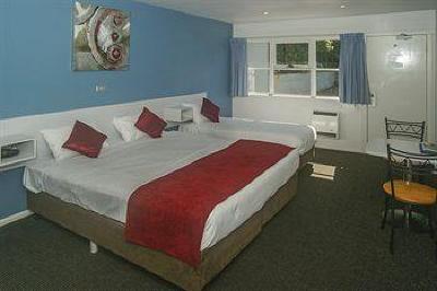 фото отеля Leisure Inn Waterfront Lodge